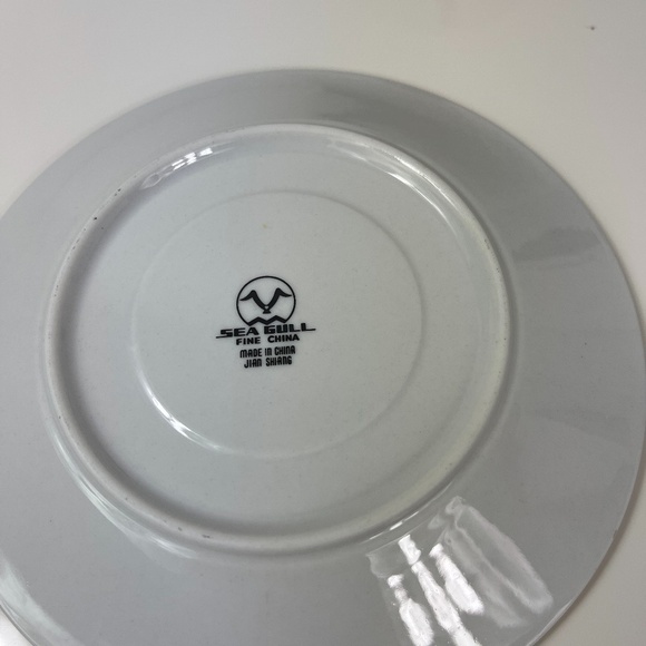 Vintage Sea Gull Fine ChineaChristmas  holiday tea cups &  saucers - Picture 10 of 13